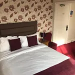 בית הארחה The Apple House 4*