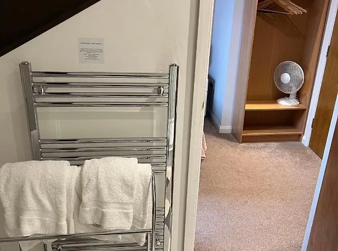 Πανσιόν The Apple House 4*