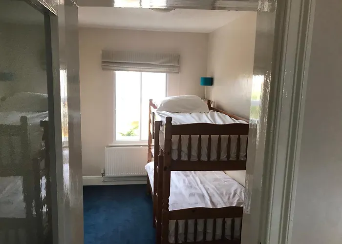 Πανσιόν The Apple House 4*