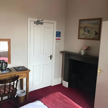 The Apple House 4*