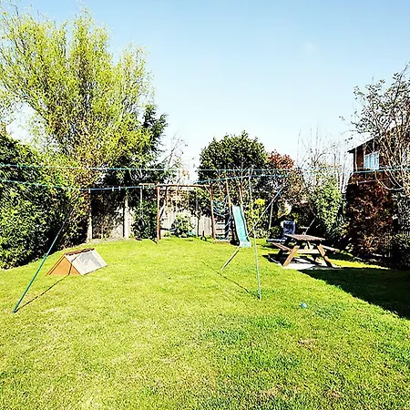 The Apple House Pensión